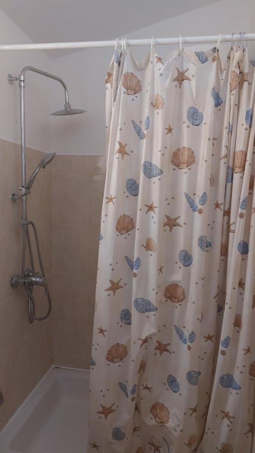 Arts Room Jasmina With Sea View Bikers And Pets Are Welcome Starigrad Paklenica Esterno foto