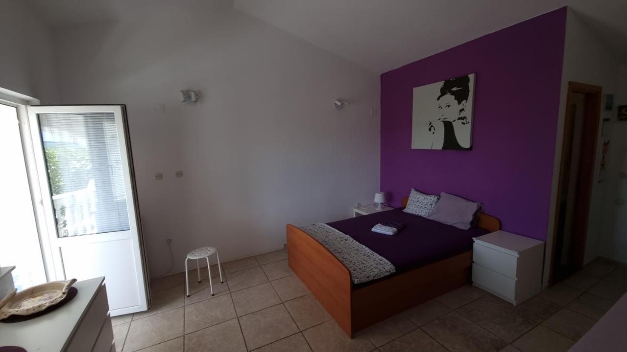 Arts Room Jasmina With Sea View Bikers And Pets Are Welcome Starigrad Paklenica Esterno foto